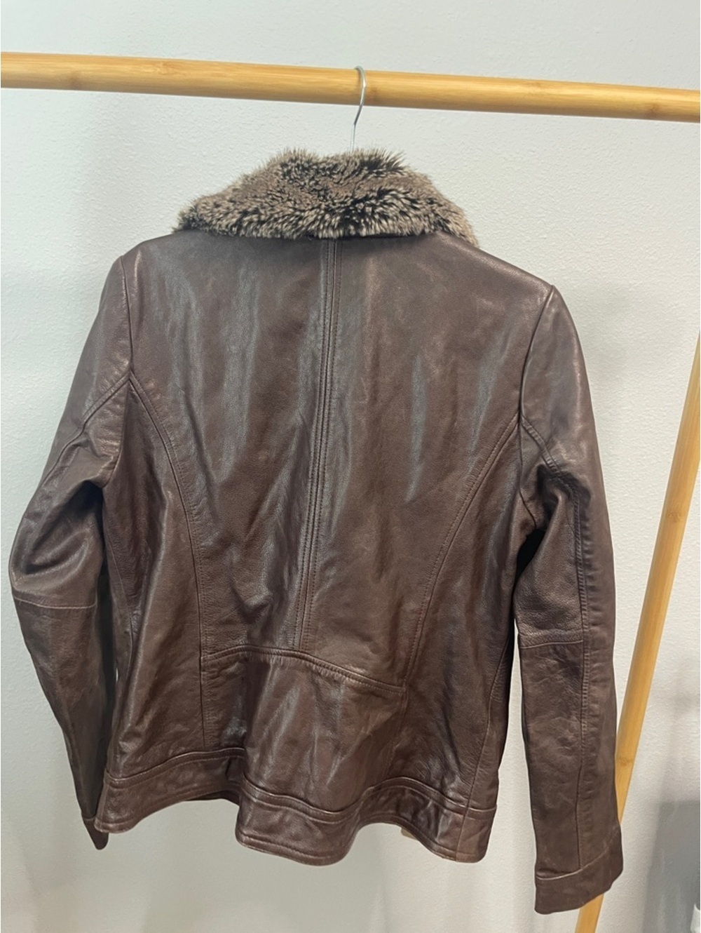 Wilson Vintage USA Brown Jacket with Gray Faux Fur Trim - Picture 6 of 6